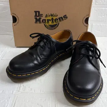 Dr. Martens 닥터마틴 3홀 UK5 블랙