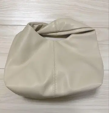 베이지 합성 피혁 소프트 백
