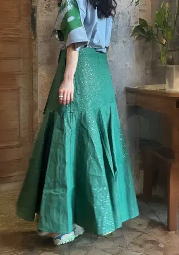 NON TOKYO 라메 플레어 스커트 블랙 2