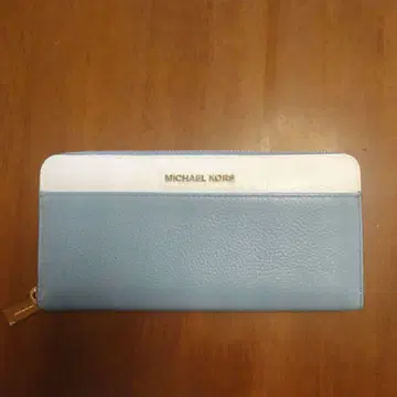 MICHAEL KORS 마이클코어스 스카이블루/화이트 장지갑
