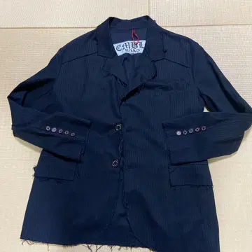 EMIL ROAD 네이비 스트라이프 테일러드 자켓 끝단 처리