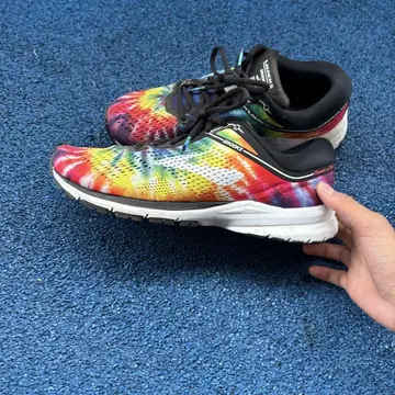 Brooks Launch 8 레인보우