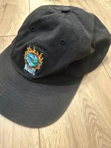 HUF 블랙 컬러 자수 캡
