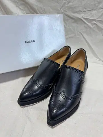 zucca 블랙 웨지솔 로퍼