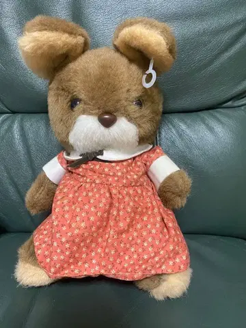 레트로 토끼 봉제 인형 선애로우