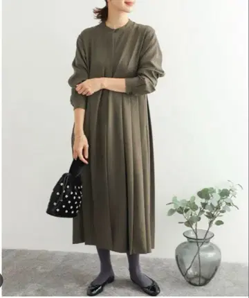 어반 리서치 도어스 플리츠 절개 원피스