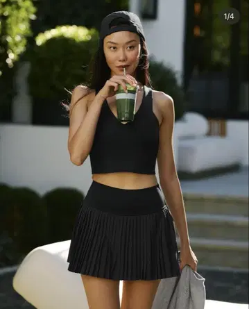 alo 블랙 플리츠 스커트