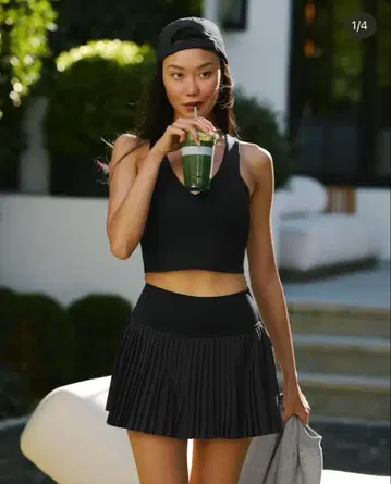 alo 블랙 플리츠 스커트