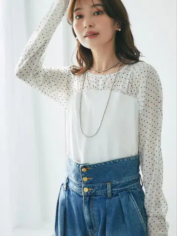러브티크 봉봉 / [활용도 높은 아이템] 뷔스티에풍 쉬폰 도트 티셔츠