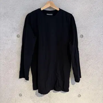 PERVERZE 퍼버즈 롱 T 블랙