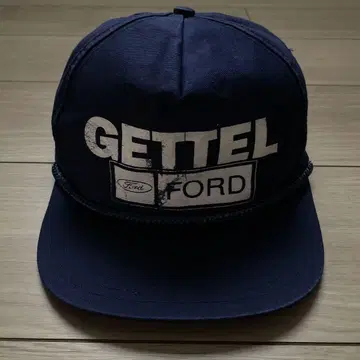 좋은 분위기의 Ford 트래커 캡 포드