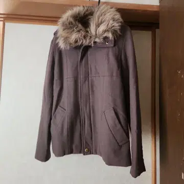 브라운 퍼 탈부착 울 자켓 (퍼는 탈부착 가능합니다.)