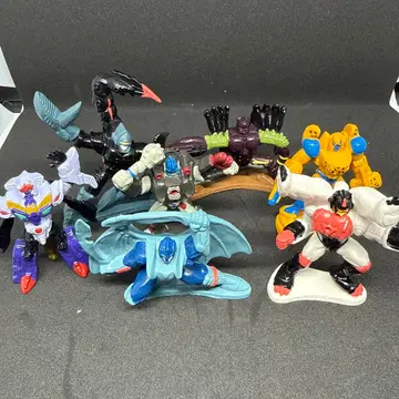 초생명체 트랜스포머 비스트 워즈 피규어