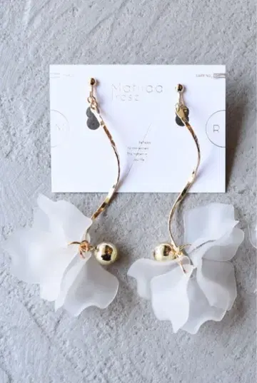 마틸다 로즈 귀걸이 mat petal twist