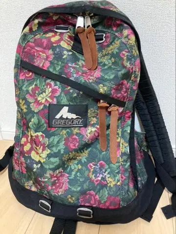 그레고리 데이팩 26L 가든 태피스트리 꽃무늬 올 패턴 구 로고
