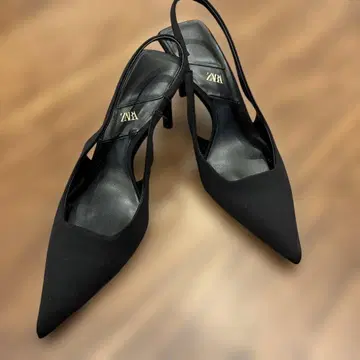 [ 새상품급 ] ZARA 블랙 스틸레토 하이힐