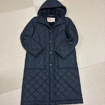 Traditional Weatherwear 네이비 퀼팅 자켓