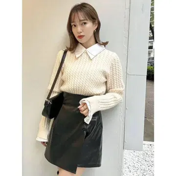다즈린 카라 부착 케이블 니트 아이보리