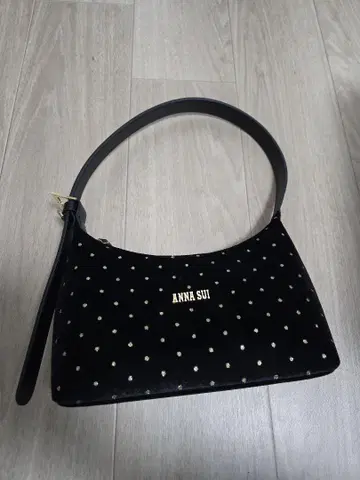 ANNA SUI 블랙 스웨이드 숄더백