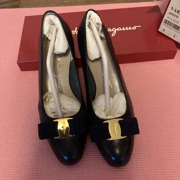 Ferragamo Vara 펌프스 6호 블랙 3cm 힐