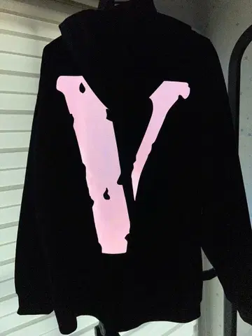 Vlone 블랙 후드티