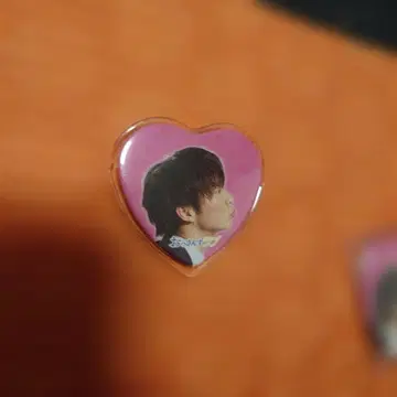 다나카 케이 하트형 캔 배지 3