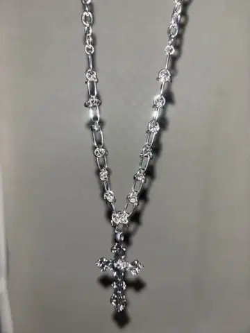 오피움 실버 크로스 네크리스