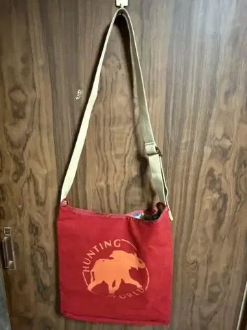 HUNTING WORLD 빨간색 숄더백