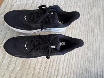 [컨디션 최상] HOKA CLIFTON10 스니커즈 블랙