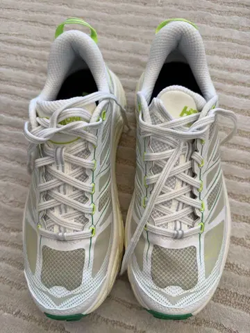 [컨디션 최상] HOKA Mafatespeed 2 스니커즈 화이트