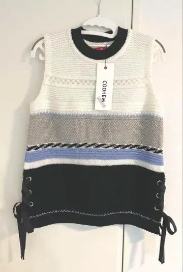 새상품 COOHEM 니트