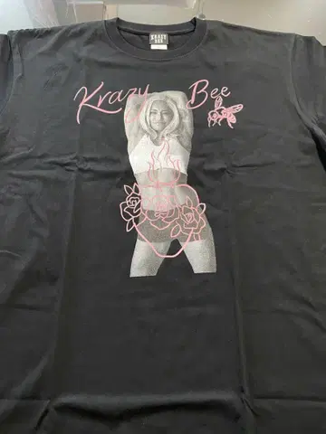 Kray Bee 그래픽T셔츠 블랙 퀸