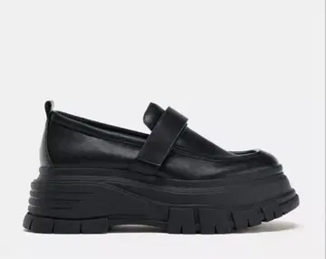ZARA 통굽 블랙 로퍼 벨크로 테이프 부착