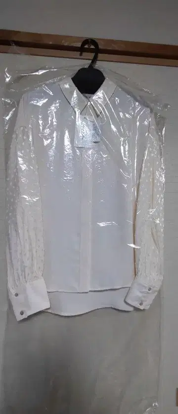 etre relie 긴팔 블라우스