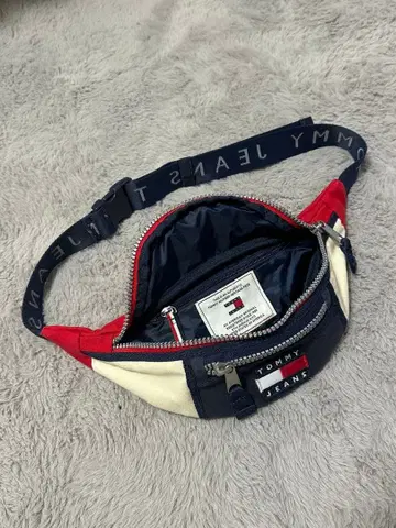 TOMMY JEANS 바디백 레드 네이비