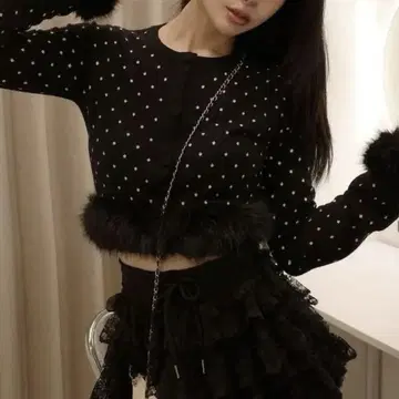 다리치 도트 자카드 페더 니트탑
