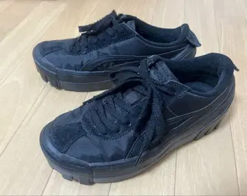 오니츠카타이거 델레게이션 청크 블랙 x 블랙 23.5cm