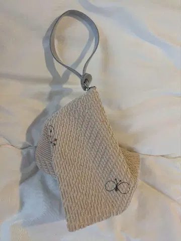 미나 페르호넨 테트라 파우치