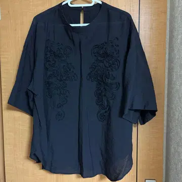 자수 블랙 반팔 셔츠 F 사이즈