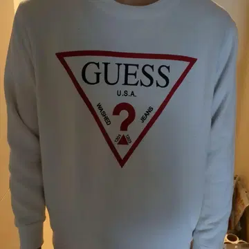 GUESS 화이트 맨투맨 트레이닝복