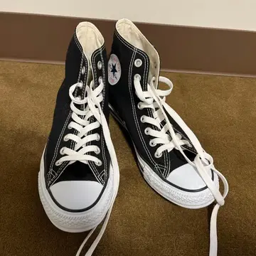 Converse 블랙 하이컷 스니커즈
