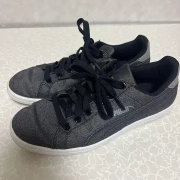 Puma 블랙/그레이 스니커즈 23.5cm