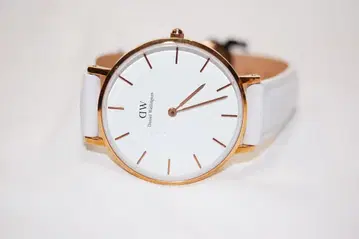 다니엘 웰링턴 DANIEL WELLINGTON 화이트 다이얼