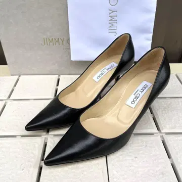 36.5 지미추 플레인 펌프스 블랙 가죽 23.5