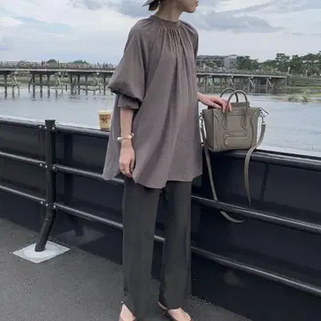 IENA 핀턱 볼륨 슬리브 블라우스 그레이 이에나