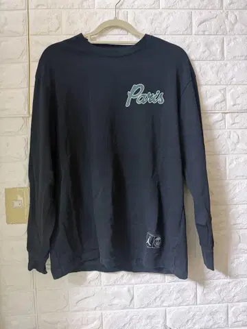[ 미사용 새상품 택 없음 ] Jordan Paris 로고 긴팔 티셔츠