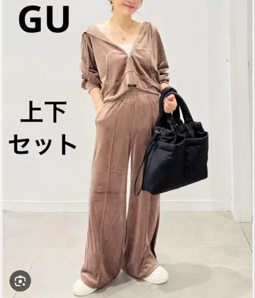 새상품급 GU 지유 벨로아 셋업 상하의 세트 M 사이즈 핑크