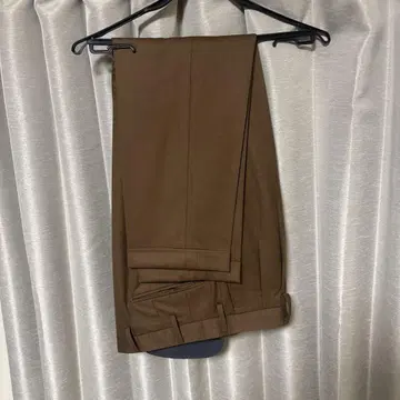 브라운 더블 밑단 슬랙스 힐튼 카노니코