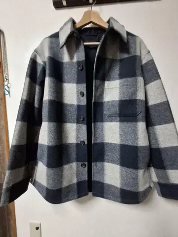 UNIQLO 그레이 네이비 체크 무늬 자켓