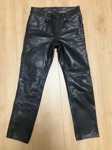 BEAMS 블랙 가죽 팬츠